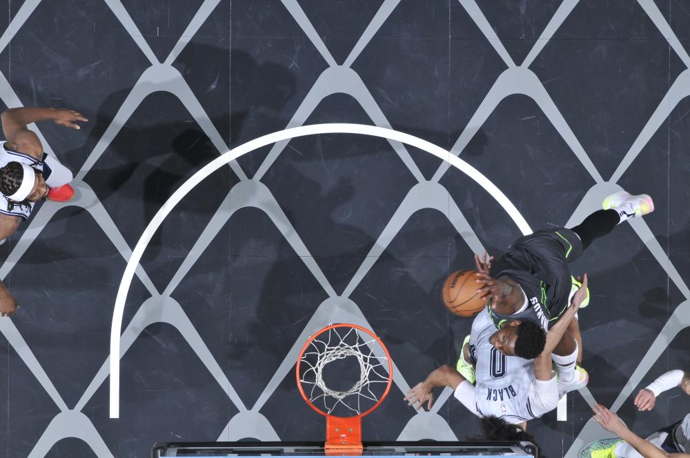 她多次通过 她多次通过